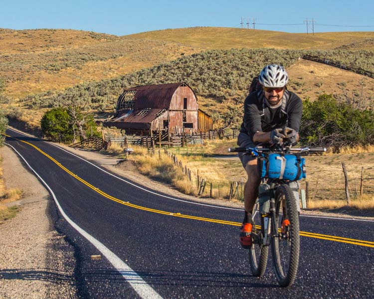 2014-greg-tovey-leaving-boise-on-blacks-creek-road